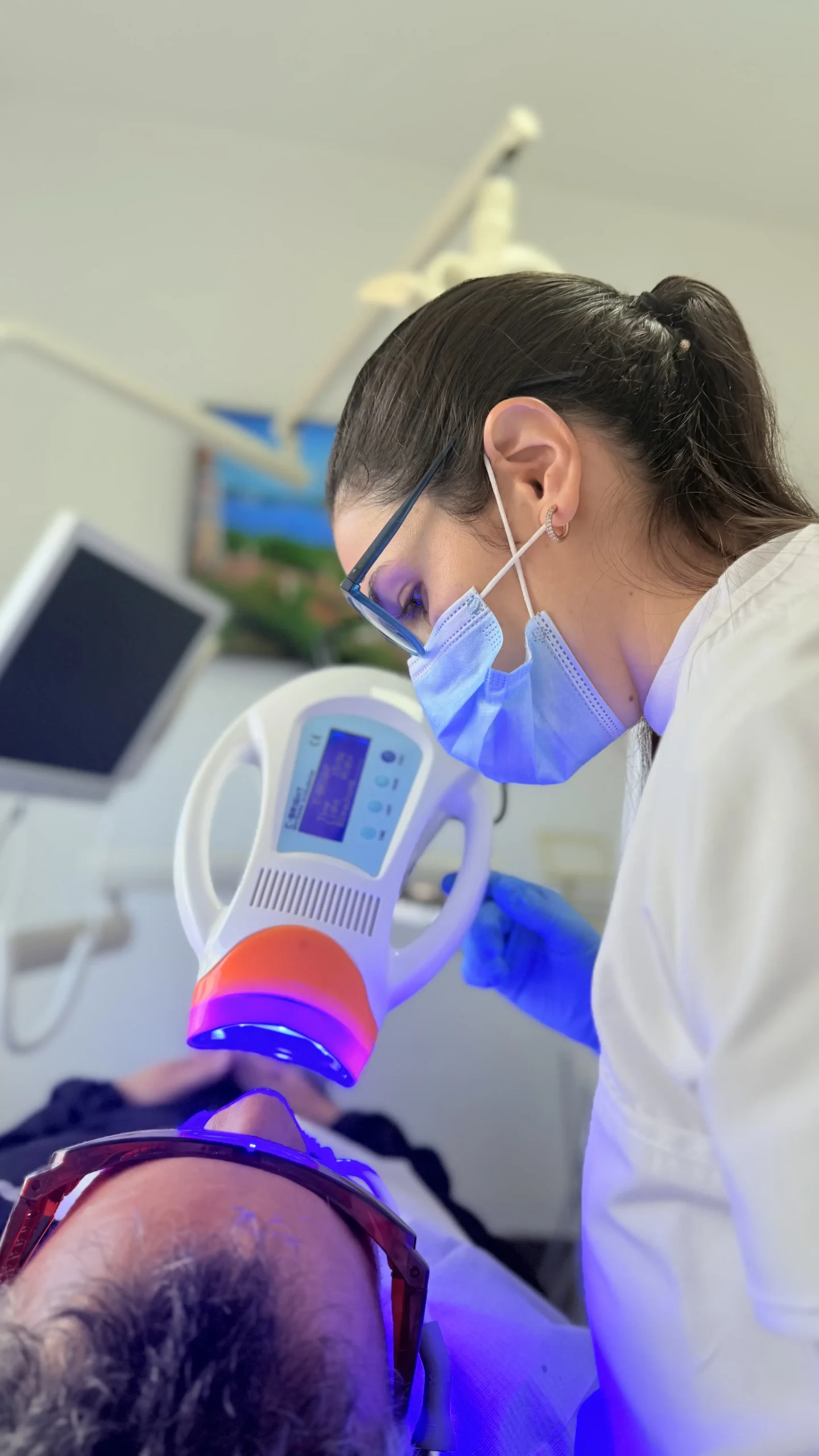 Blanqueamiento dental profesional en DiBian Odontología, Belgrano, CABA