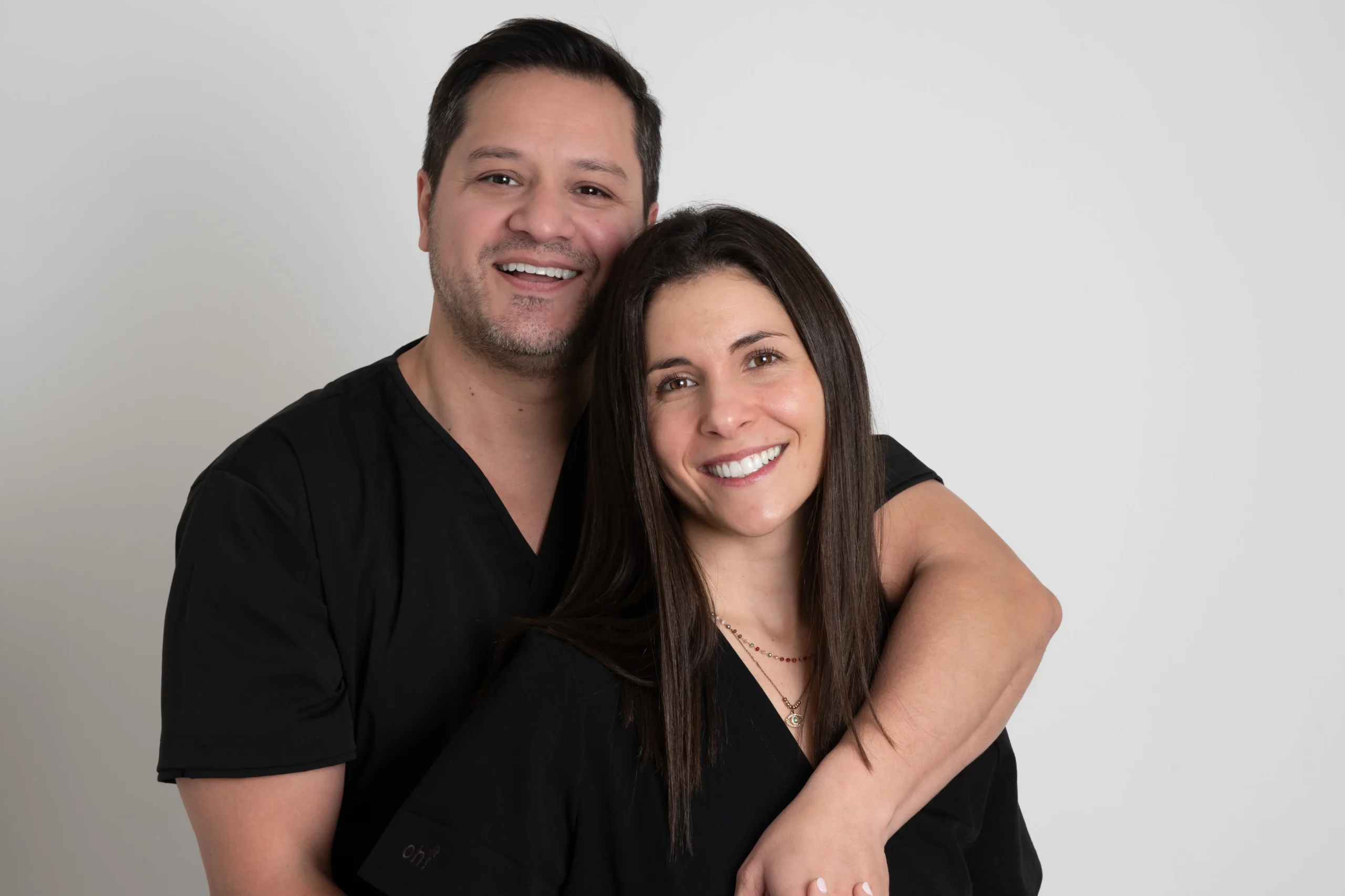 Dr. Illyan Diez y Dra. Luisina Biancalana, fundadores de DiBian Odontología, Belgrano, CABA